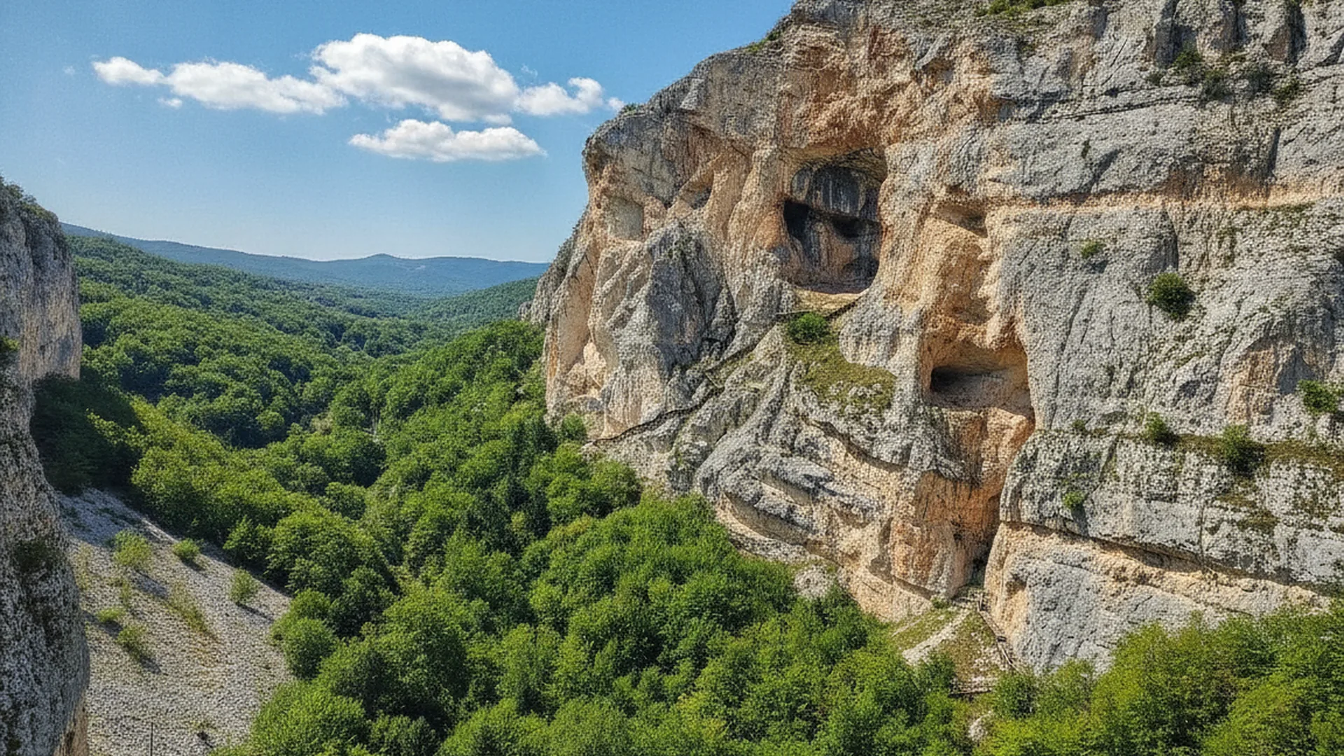 Grotte del Cavallone — Ticchione (Abruzzo)